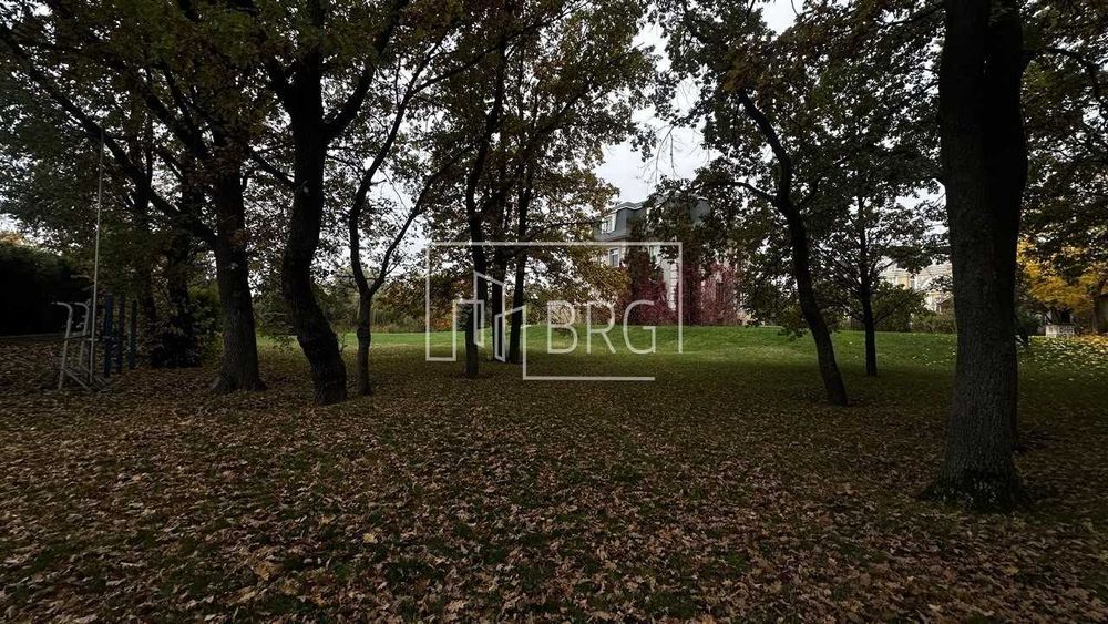 Продажа дома в коттеджном городке с выходом на Днепр 60 соток без%