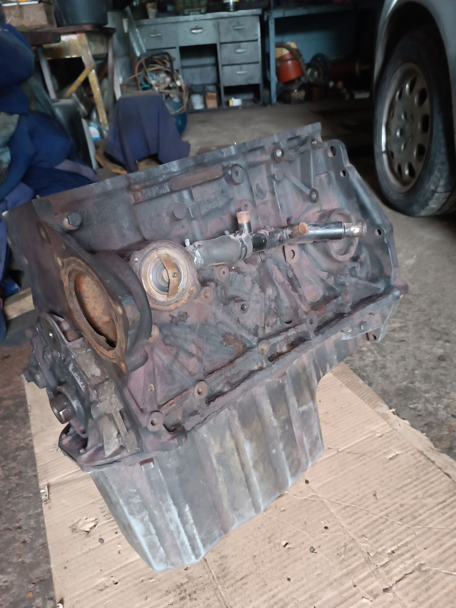 Блок мотора LT 2,5TDI 046 103 021