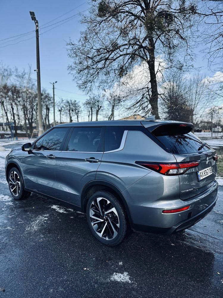 mitsubishi outlander 4 2022/2023