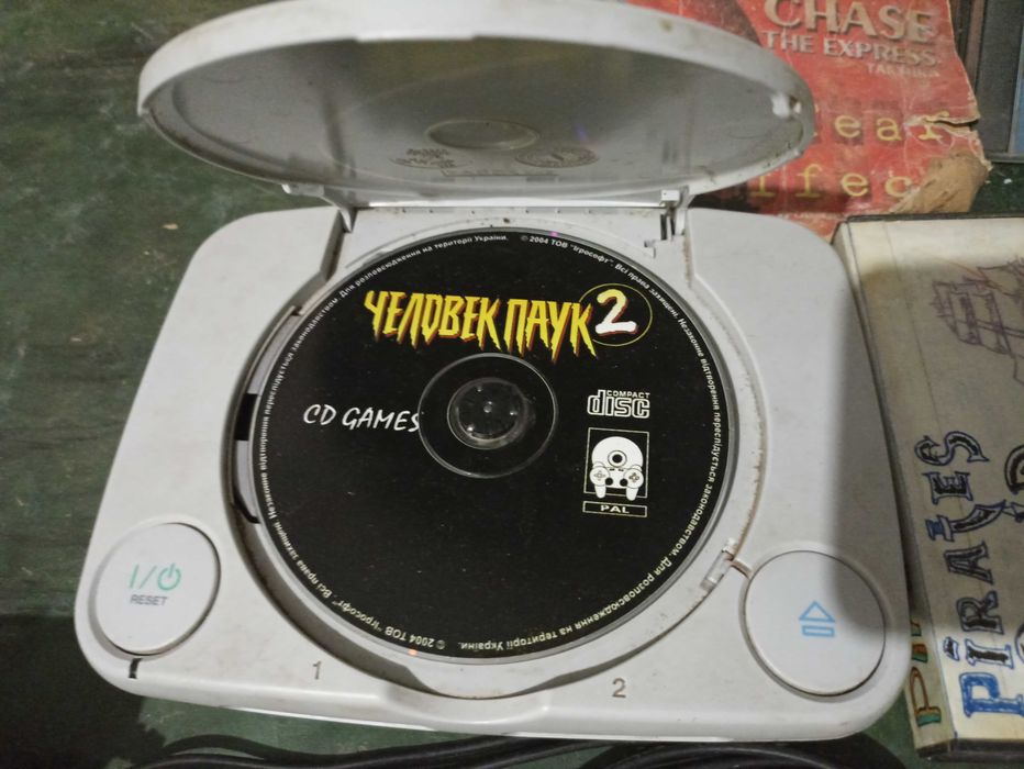 приставка Sony PlayStation PS1 (PS One) та Sega Mega Drive2