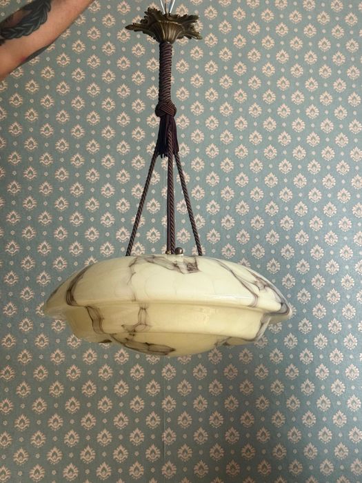 Ampla art deco stara lampa wisząca ufo żyrandol antyk kremowa marmurek