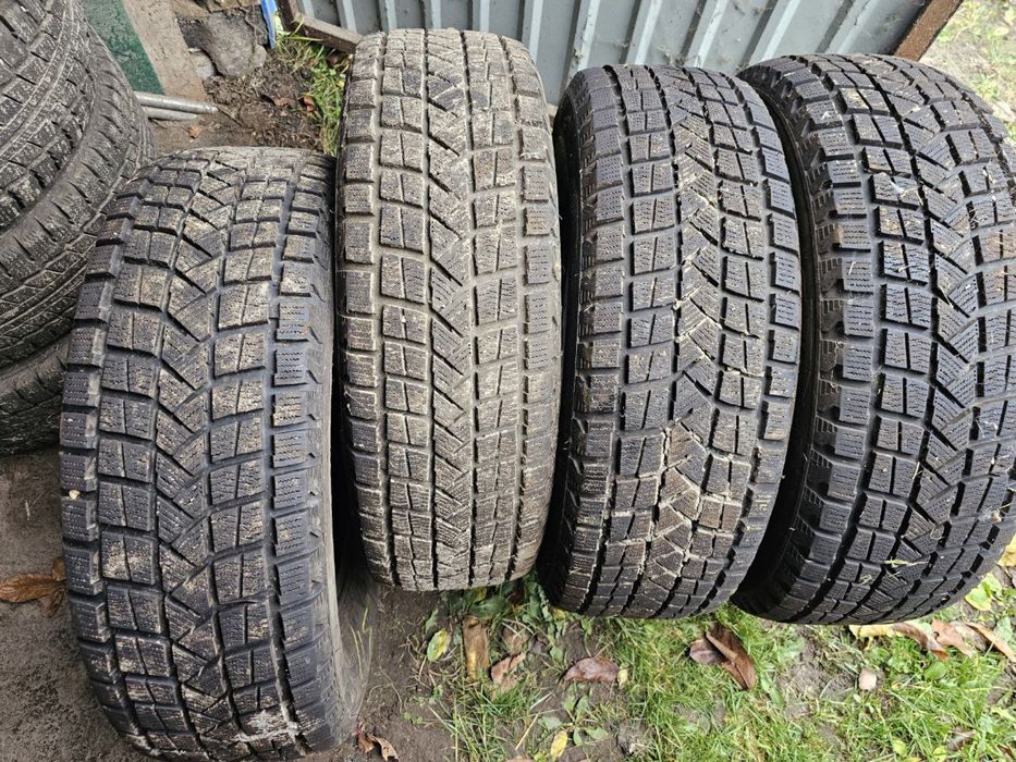 Зимова гума Firemax fm806 235/70/16