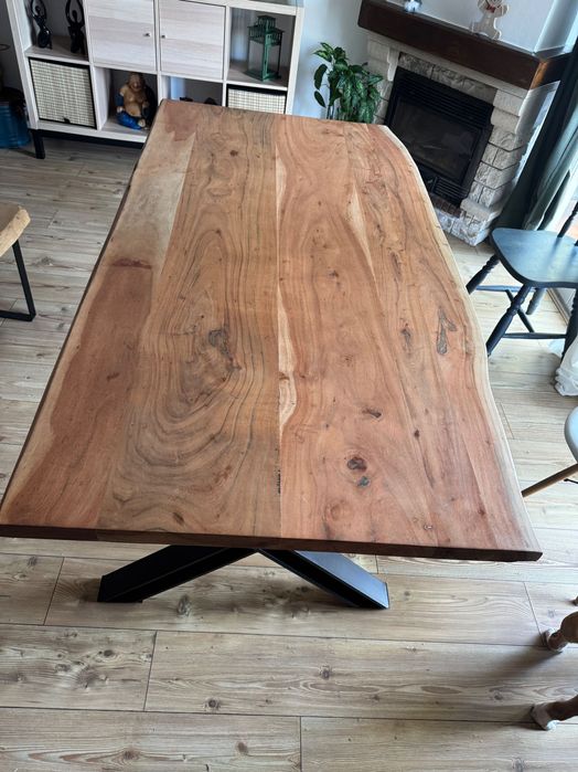 Mesa jantar de madeira 100%natural.