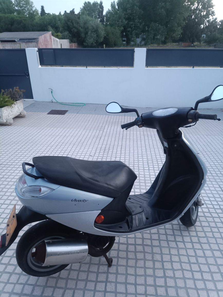 Motorizada em bom estado