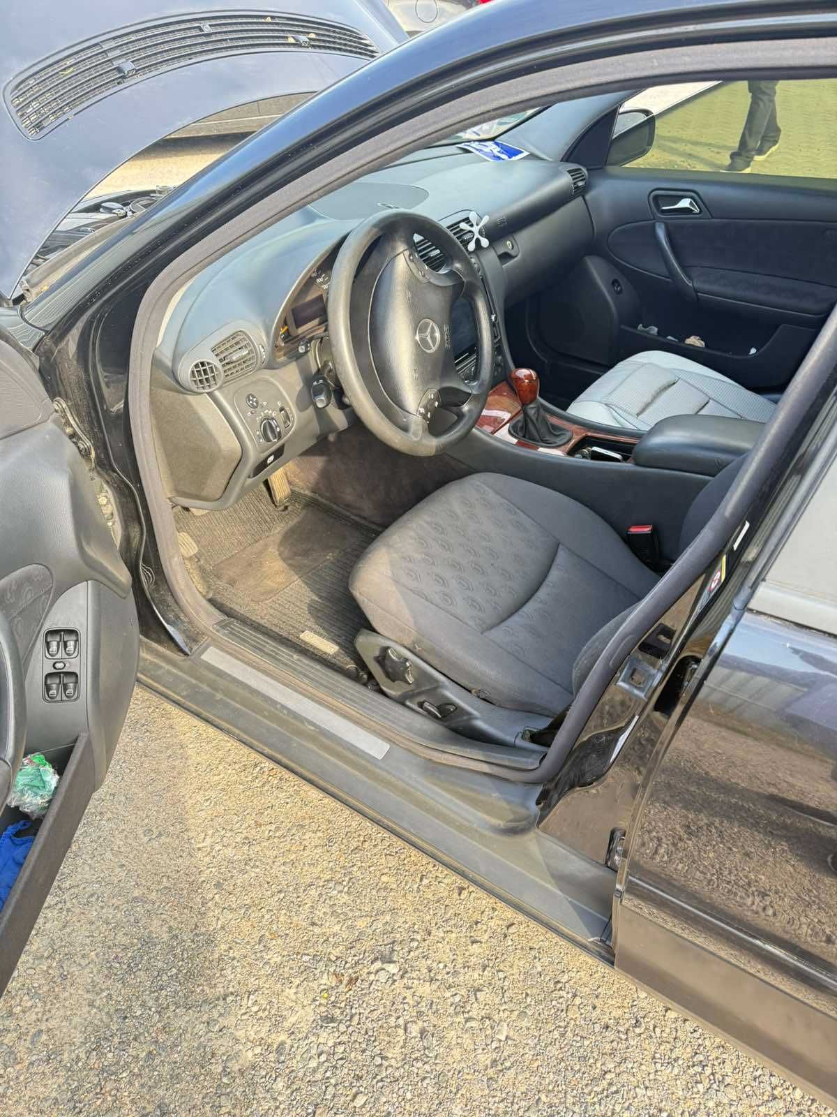Mercedes-Benz C-Class 2004