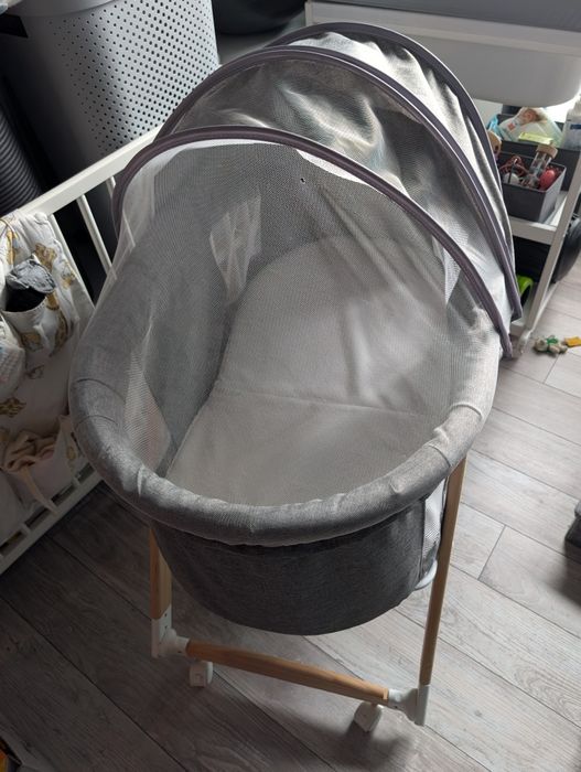 Łóżeczko dziecięce i niemowlęce składane na kółkach kołyska