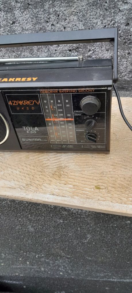 Radio Tola R-615