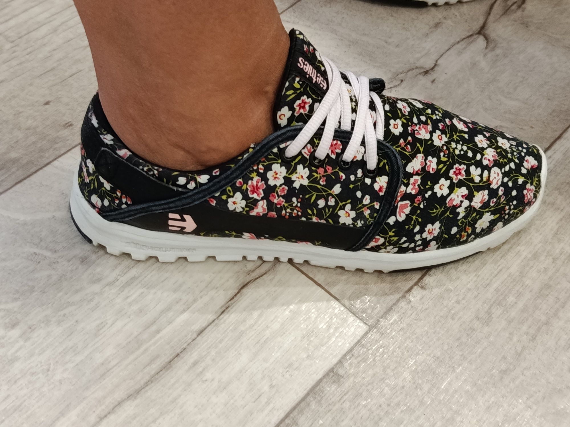 Кросівки жіночі Etnies 39р