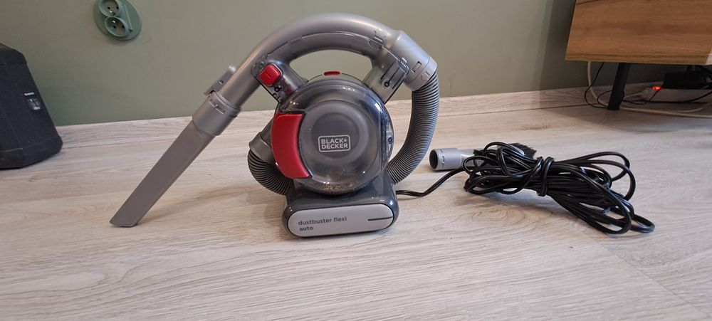 Odkurzacz samochodowy black & decker