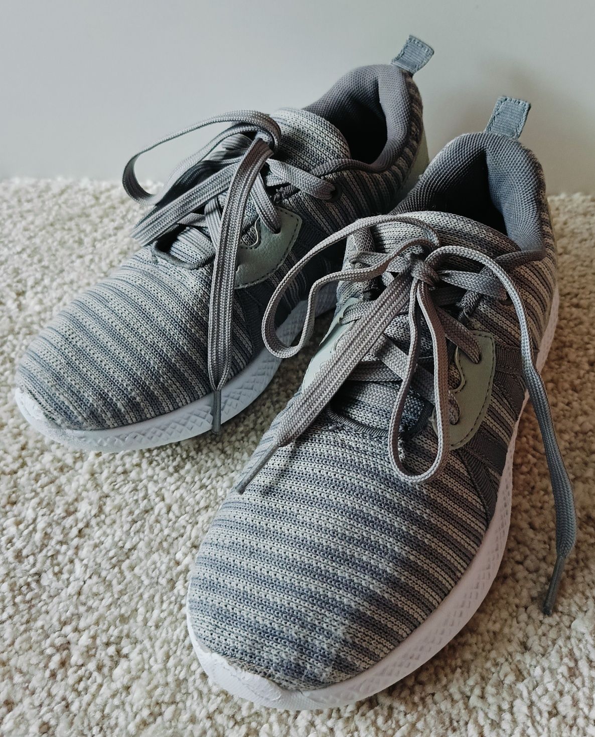 George Buty sportowe sneakersy szare sznurowane 3 / 35,5 wkł.22,5cm
