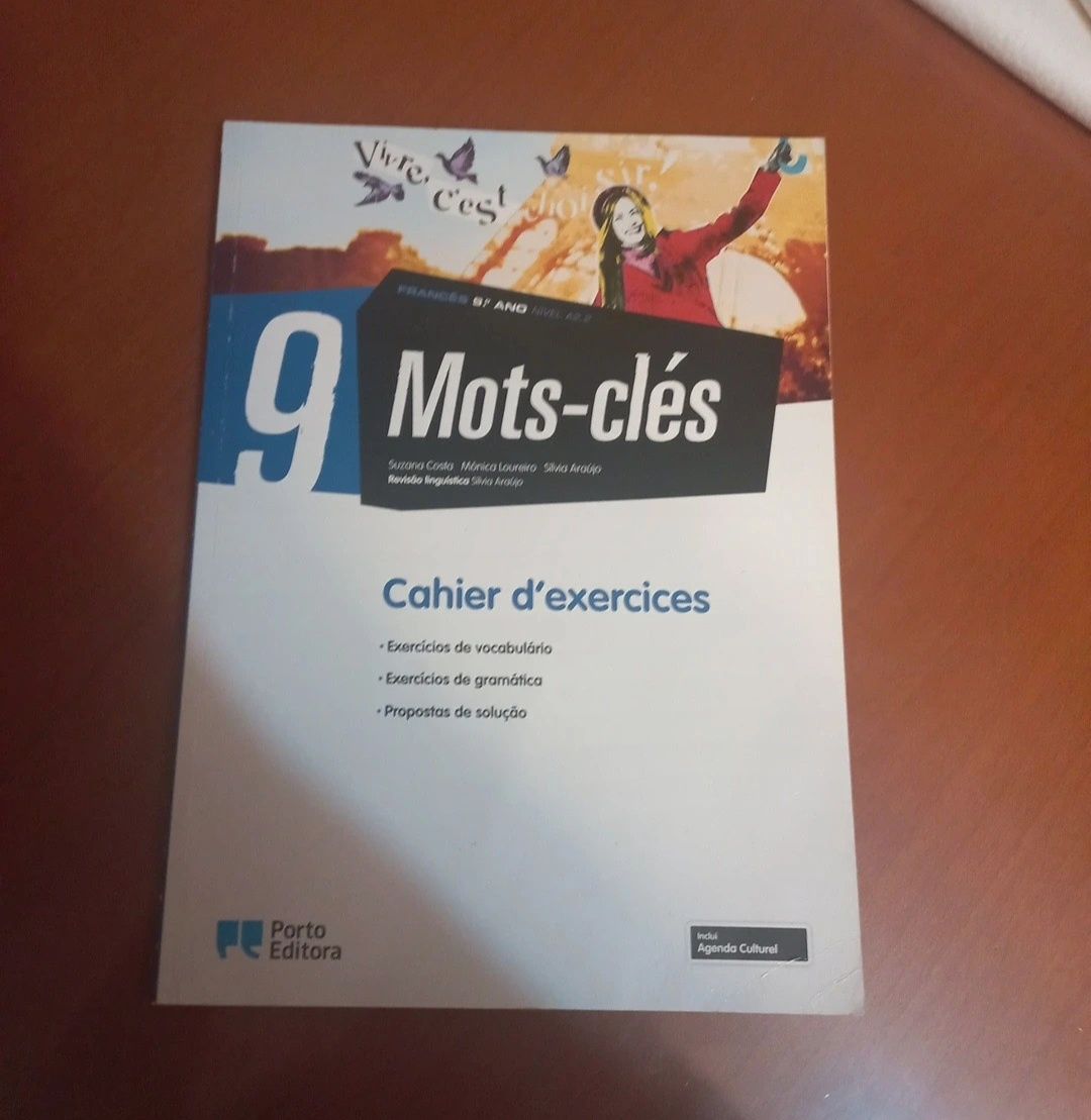 Caderno de atividades francês 9° ano porto editora
