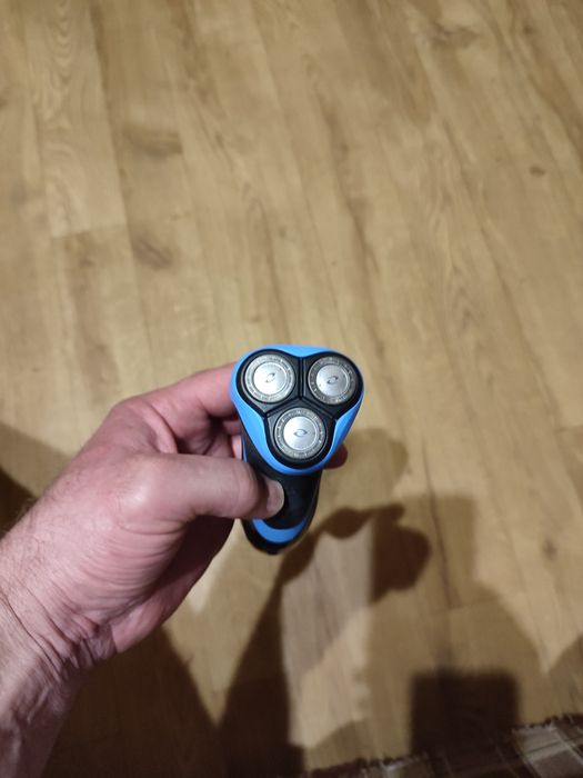 Электробритва Филипс