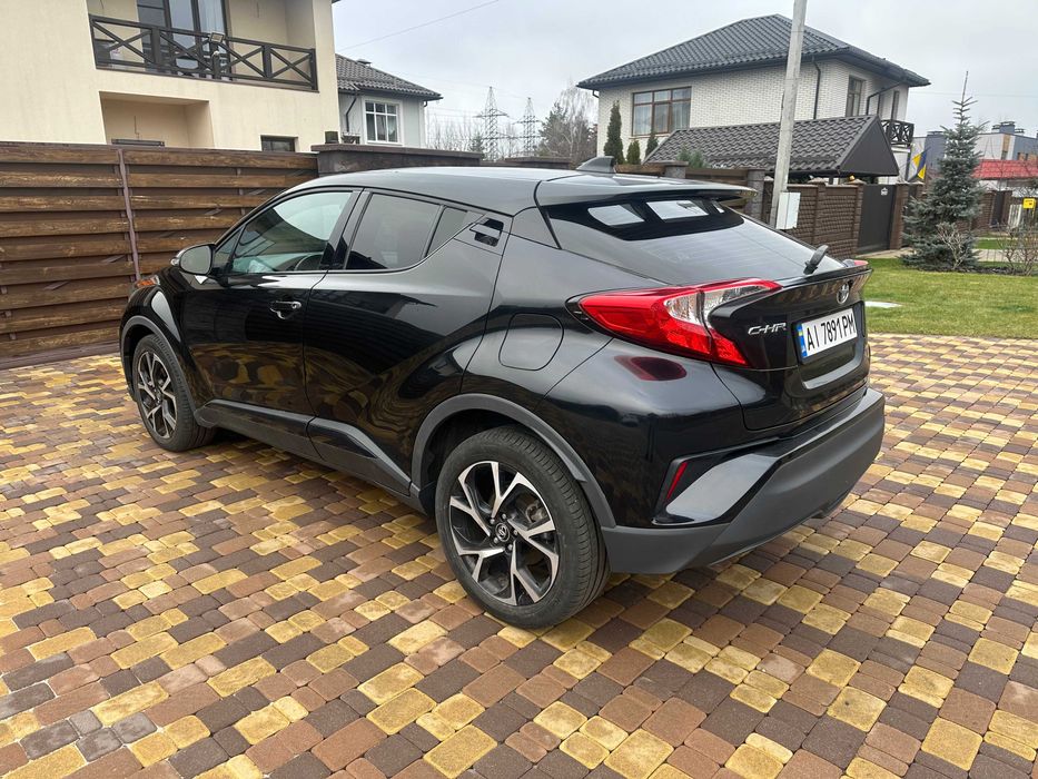 Автомобiль toyota chr 2020