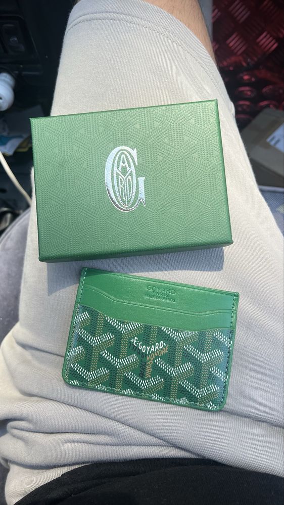 carteira goyard verde