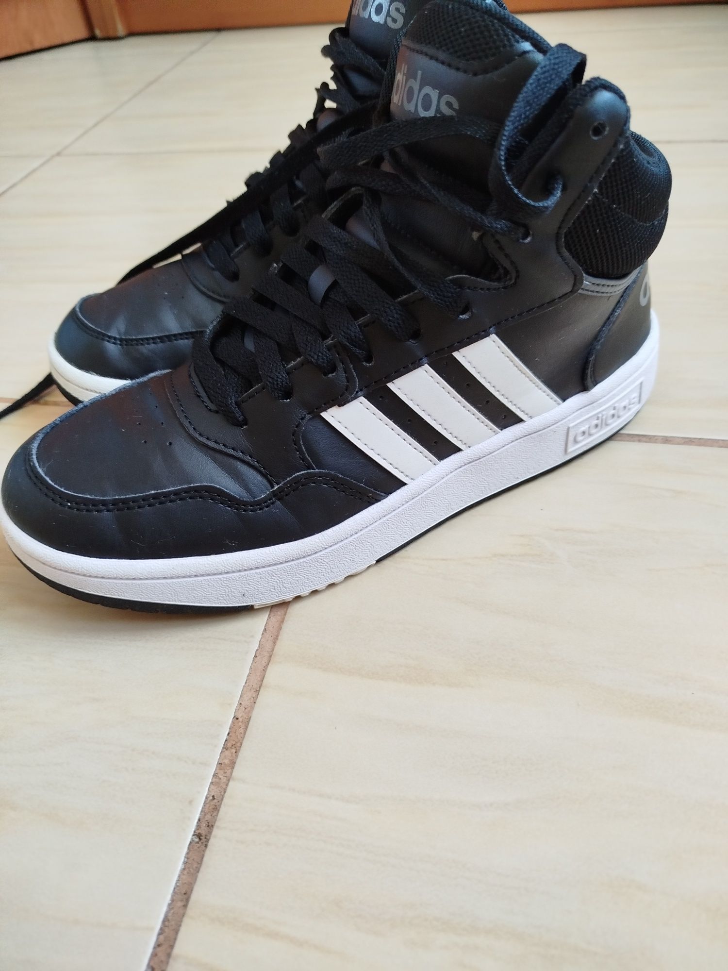 Buty junior Adidas 38