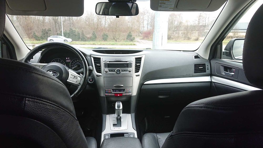 Продам автомобіль SUBARU Outback