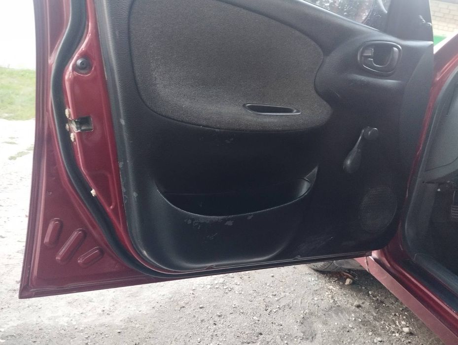 Продається автомобіль ДЕО СЕНС 2005 року