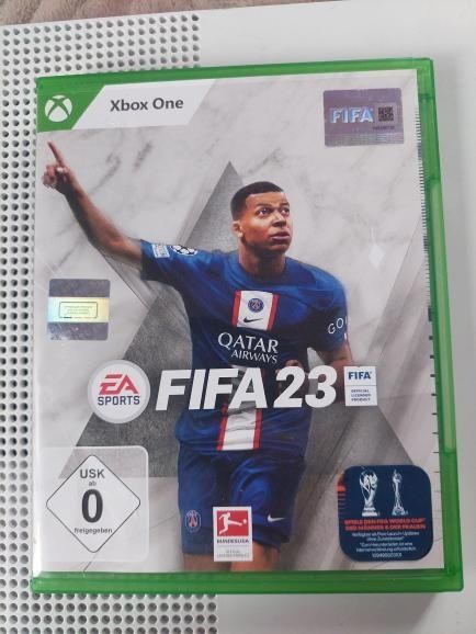 Продаєть Xbox one S