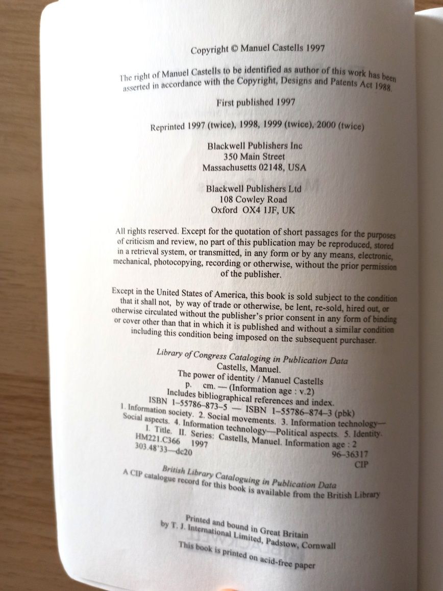 Manuel Castells, The Power of identity, Sila tożsamości