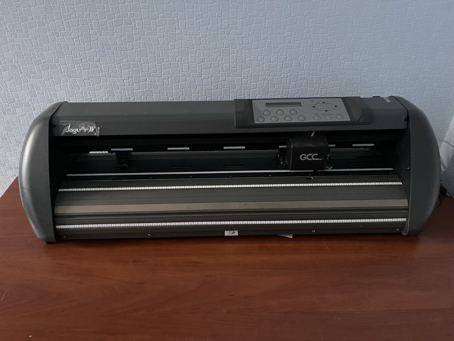 Ріжучий плотер GCC Jaguar  IV  (610 мм)