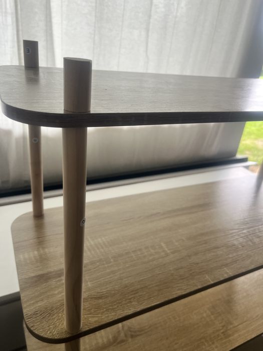 Regał / półki w stylu skandynawskim – jak nowy