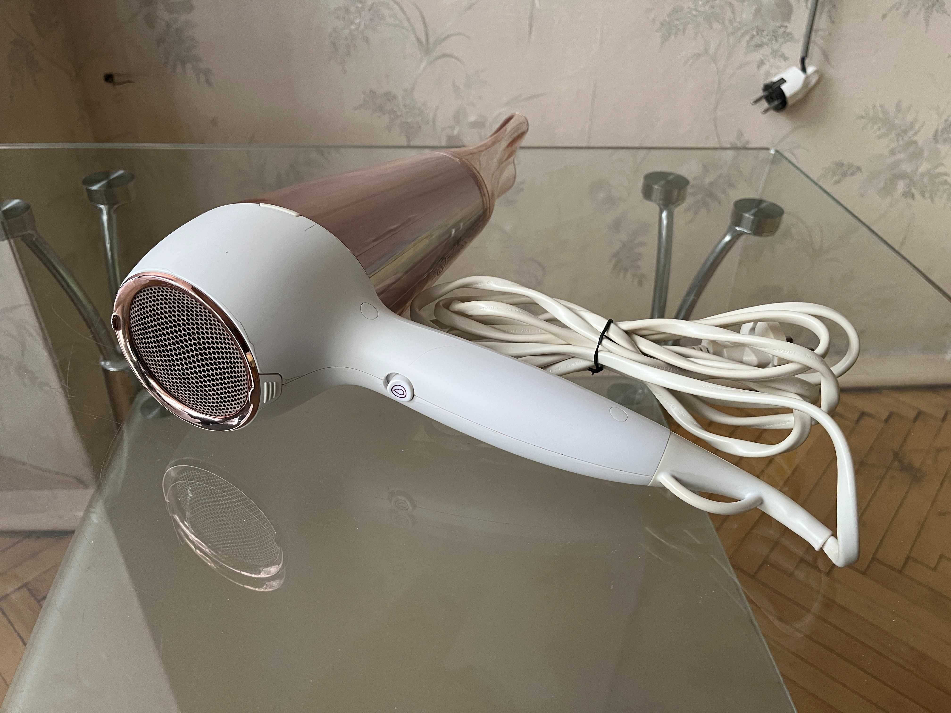 Фен PHILIPS MoistureProtect HP8280/00