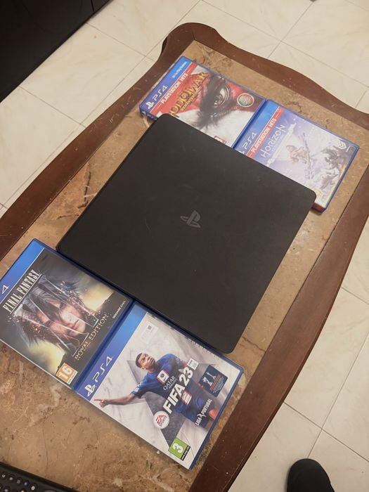 PS4 Slim 1TB em perfeito estado