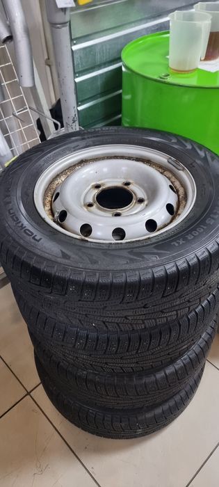 Диски с резиной нива 205/70r15 Nokian Nordman rs2