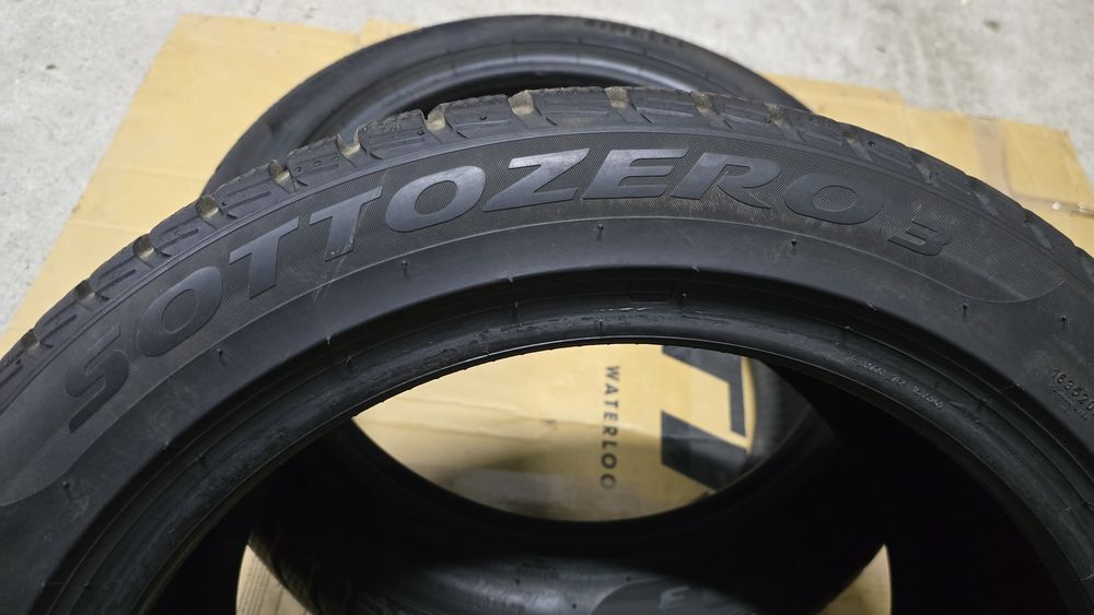 Opony zimowe 235/45R17 V Pirelli SOTTOZERO3  JAK NOWE