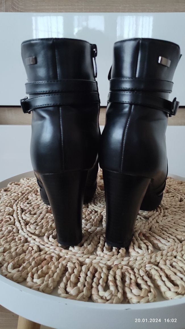 Czarne botki damskie  r 40