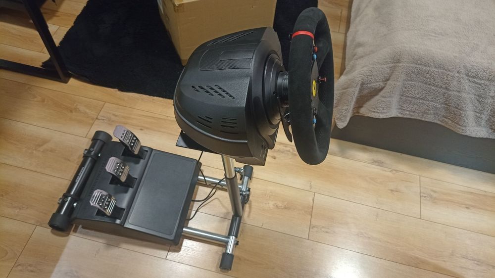 Thrustmaster T300 ferrari alcantara edition + stojak