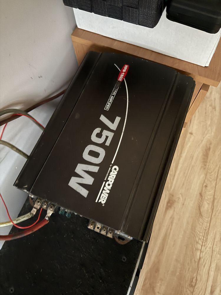 Zestaw subwoofer JBL GTO1214 + wzmacniacz Carpower 750W HPB-1502
