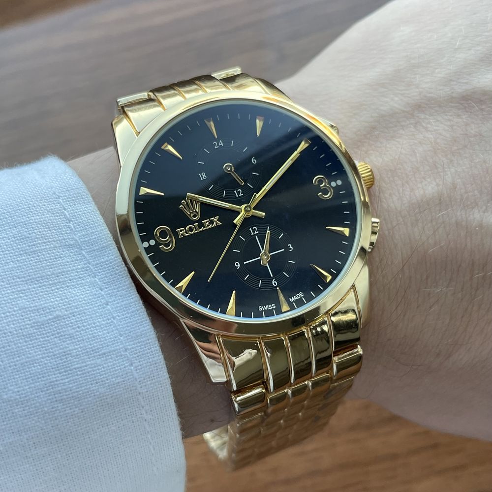 Чоловічий годинник Rolex на браслеті золотого кольору