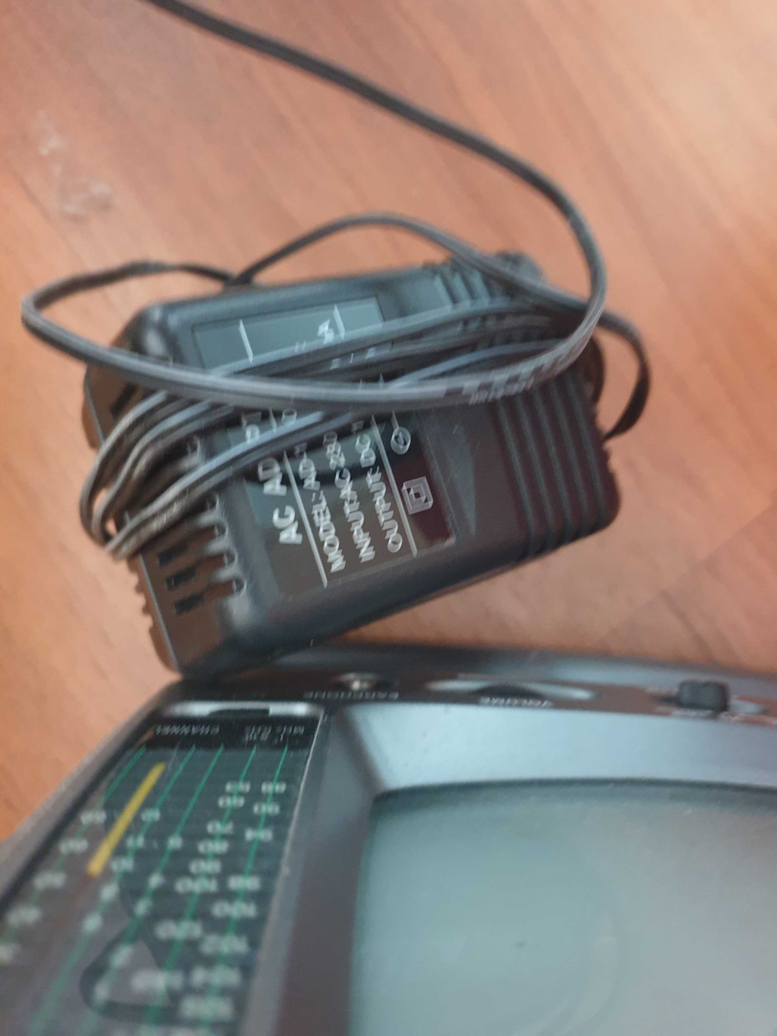 Telewizorek podróżny, sprawny do przestrojenia