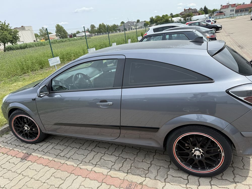 Sprzedam Opla Astrę GTC coupe 1.8 benzyna w doskonałym stanie