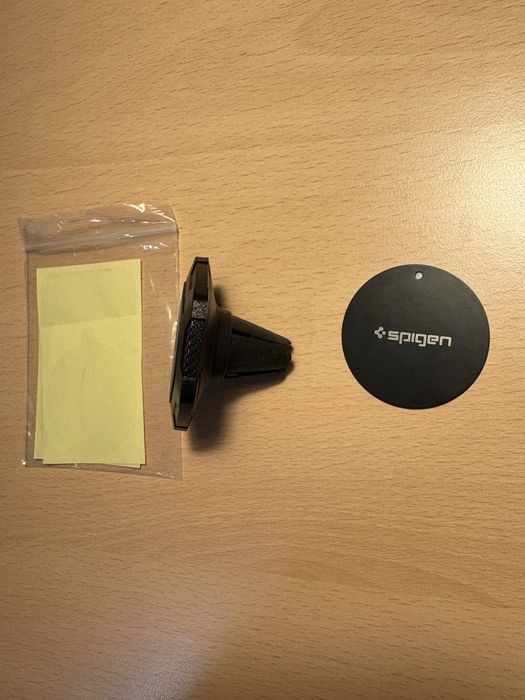 Uchwyt magnetyczny na telefon do auta Spigen QS11