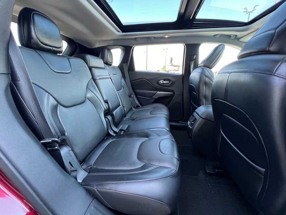 2019 Jeep Cherokee Overland