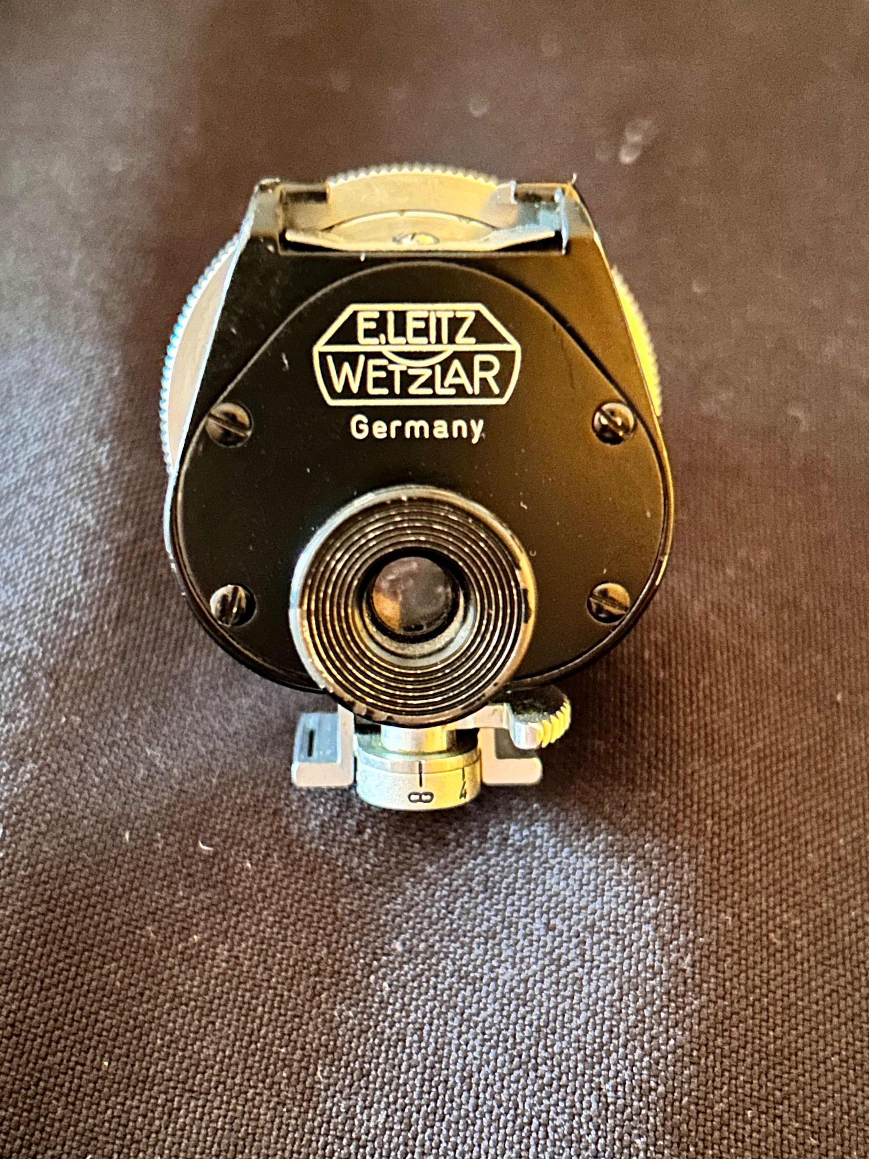 Máquina fotográfica Leica IIIF
