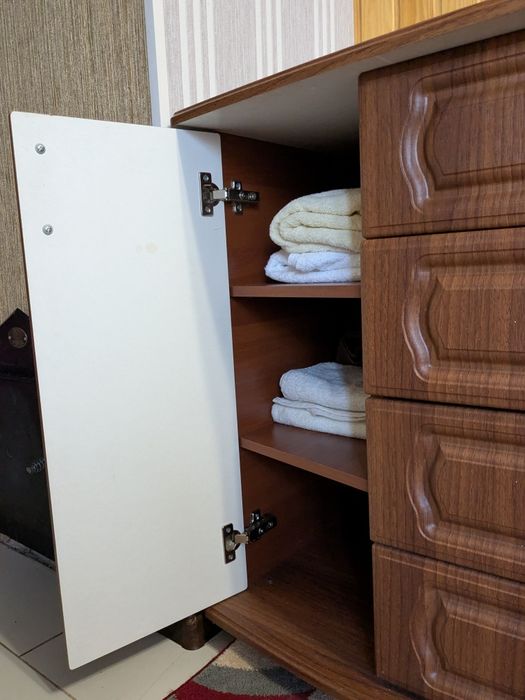 Комод коричневий