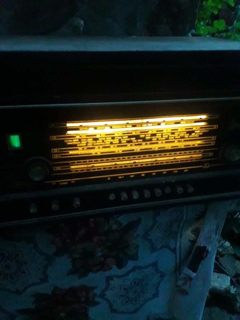 Радиолу Вега-323 стерео и проигрыватель Аккорд стерео