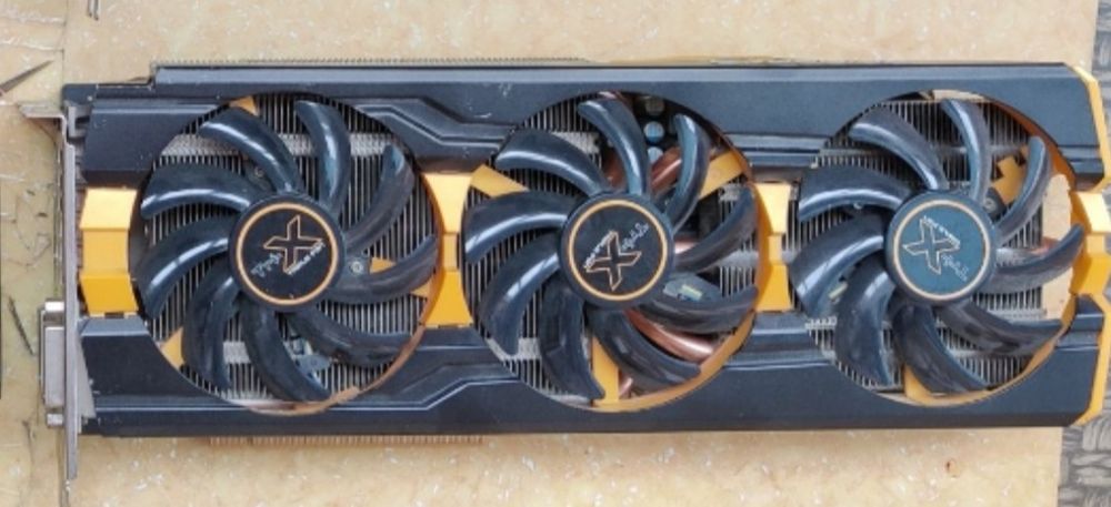 AMD Radeon R9 290x Sapphire 8Gb не працює при навантаженні