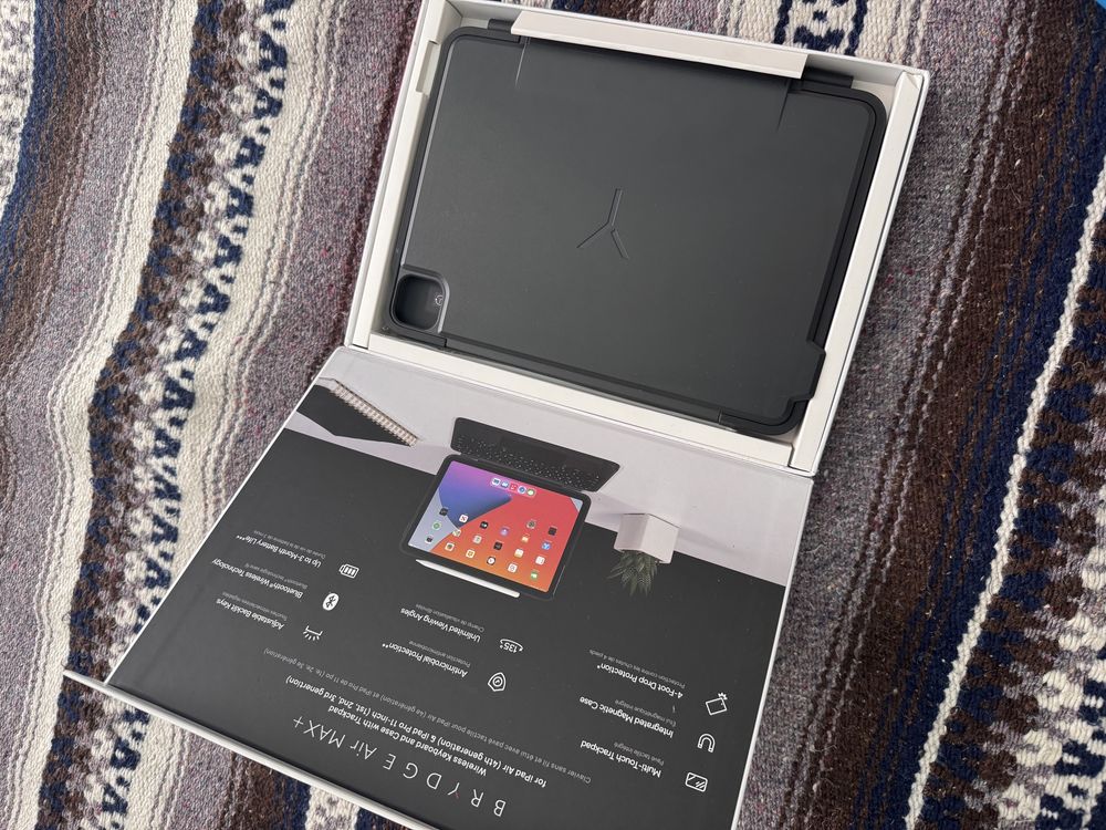 Ipad keyboard and durable travel case - ipad air 4 and ipad pro 11