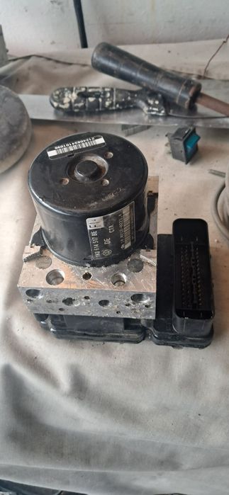 Блок абс фольксваген гольф под восстановление.