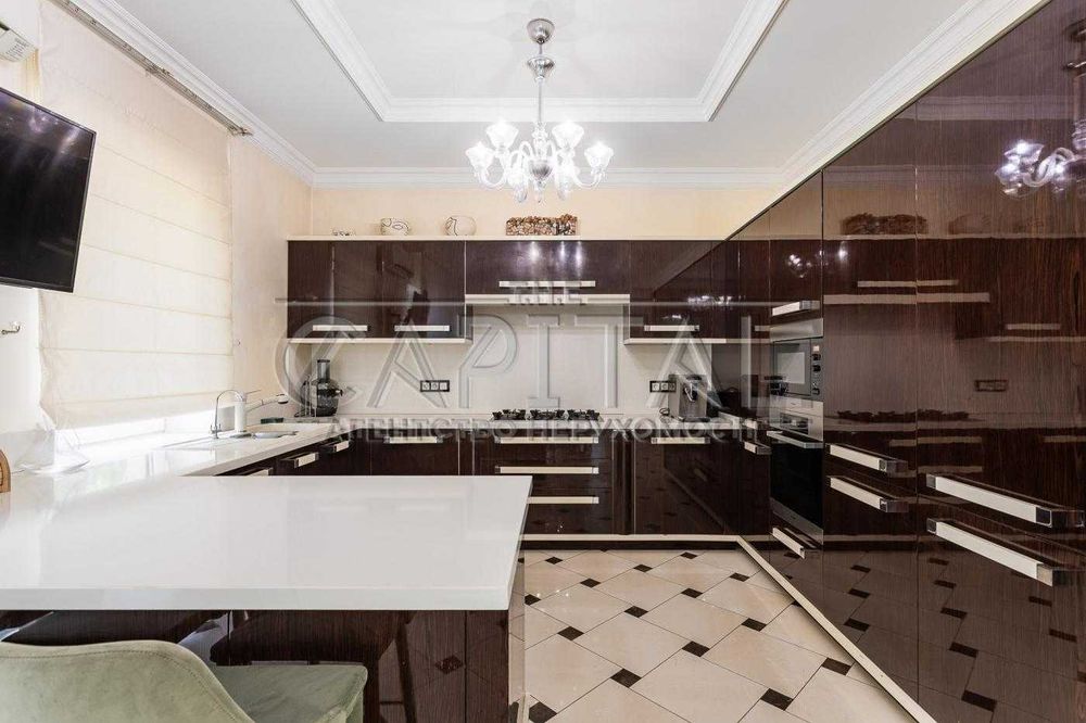 оренда елітного будинку Іванковичи