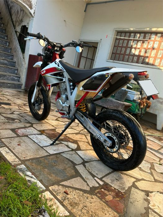 AJP PR4-125 PRO-Supermotard de 2018, A1