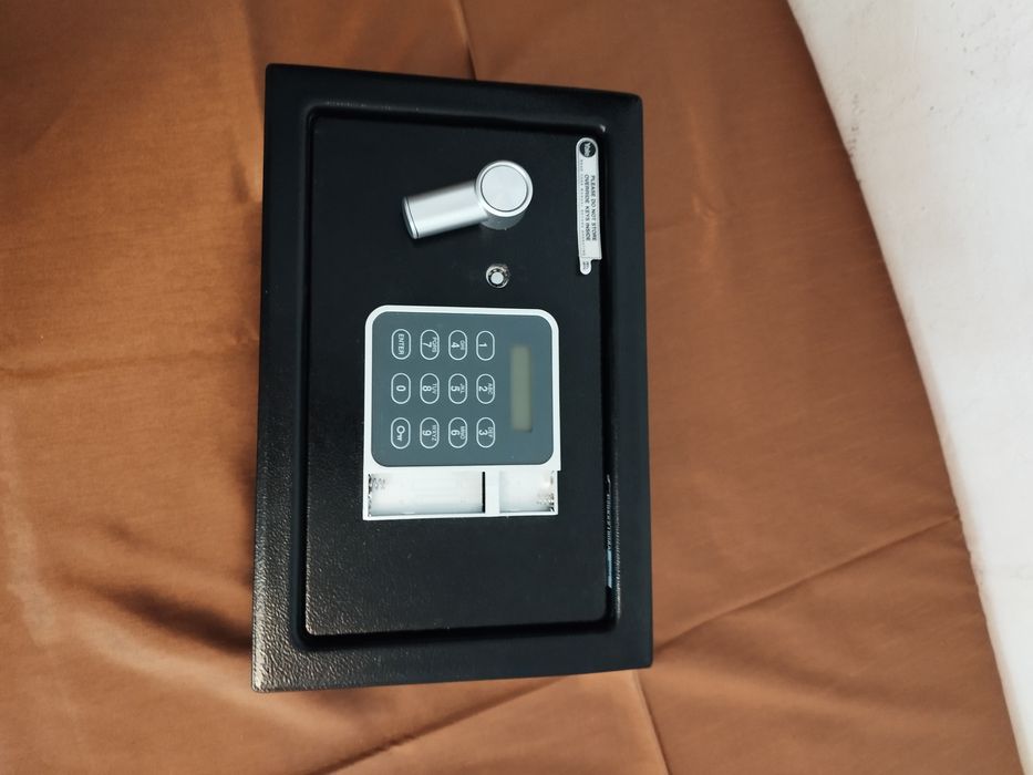 Sprzedam sejfy bez klucza