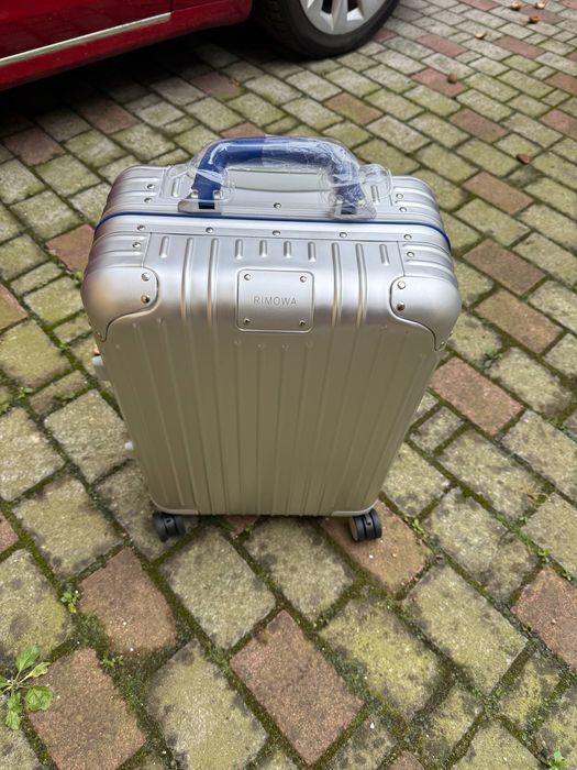 Rimowa cabin чемодан  / з коричневими шкіряними ручками/валiза