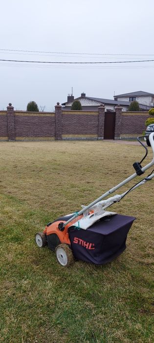 Скарифікая, вертикуляція, аерація газона.