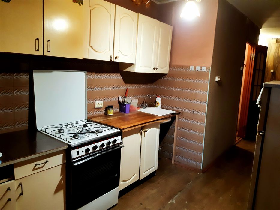 Сдам комнату в 2х этажном частном доме на ХТЗ, возле базара.