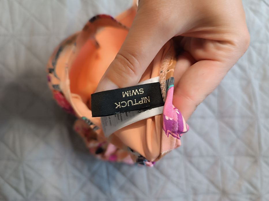 Купальник сдельный цветочный принт размер L - XL